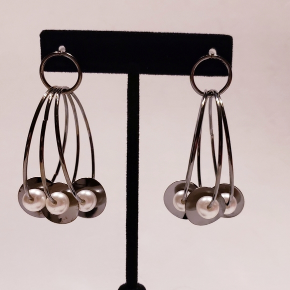 Jewelry - Triple Hoop Earrings w/ Pearl Bead Accents